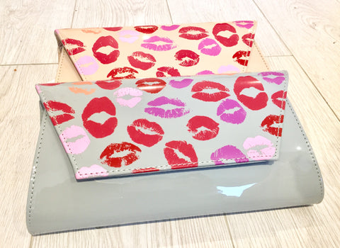 Lips Print Clutch Bag
